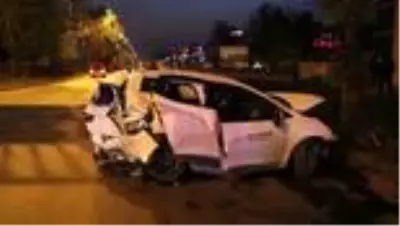 ANTALYA Hurdaya dönen otomobilden yara almadan kurtuldu