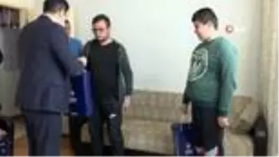 Başkandan futbol topu isteyen Furkan'ın isteği yerine getirildi Başkandan futbol topu isteyen Furkan'ın isteği yerine getirildi