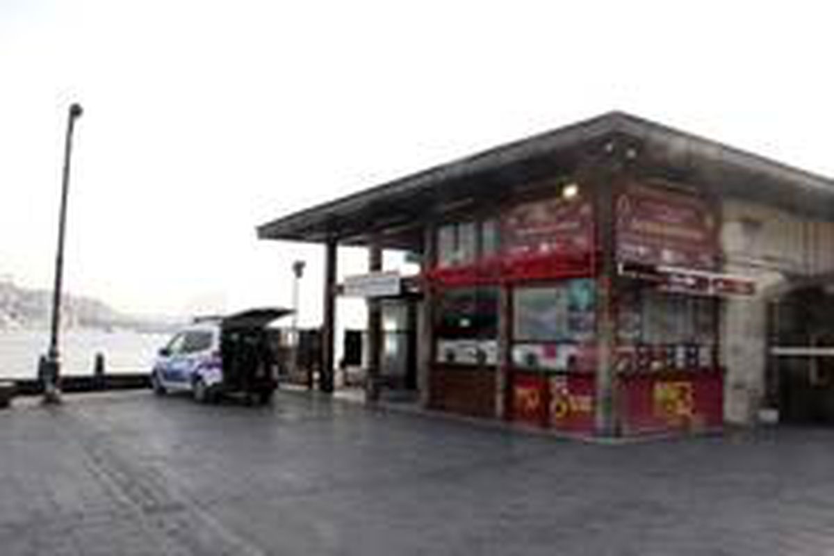 İstanbul Eminönü sahilinde cansız beden bulundu