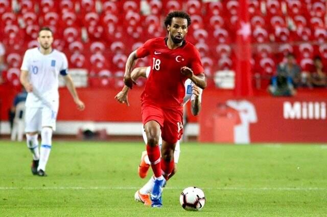 Fenerbahçe, Nazım için Antalyaspor ile prensip anlaşmasına vardı Fenerbahçe, Nazım için Antalyaspor ile prensip anlaşmasına vardı