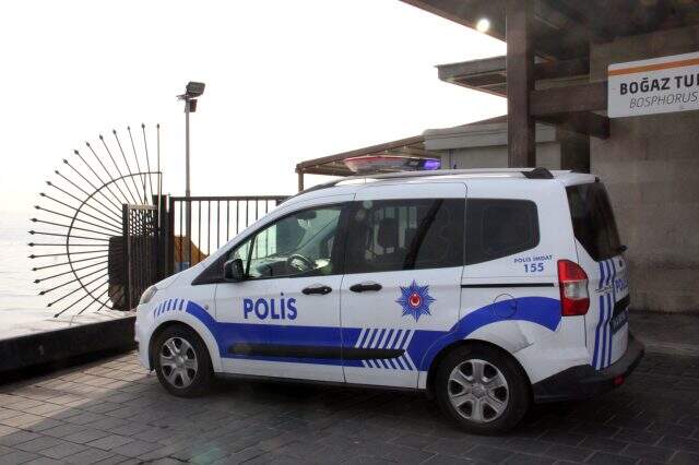 İstanbul Eminönü sahilinde erkek cesedi bulundu