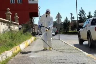 Ömerli ilçesinde ana arterler yıkanarak dezenfekte edildi Ömerli ilçesinde ana arterler yıkanarak dezenfekte edildi