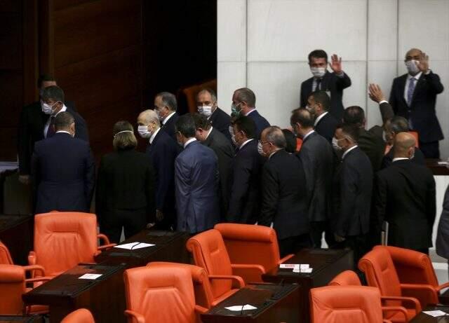 90 bin kişinin tahliye olacağı infaz düzenlemesi Meclis'ten geçerek yasalaştı.