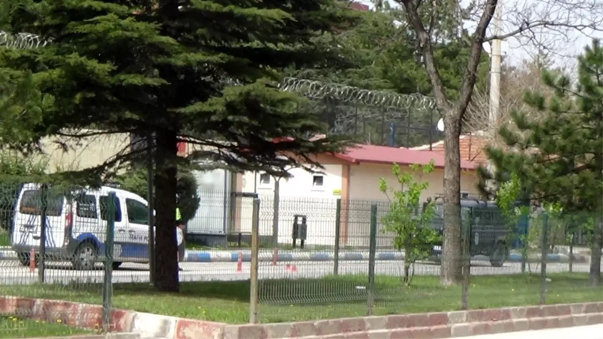 Afyonkarahisar�daki cezaevlerinden tahliyeler başladı Haberler