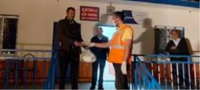 Emirdağ Belediyesi köylere maske ve eldiven dağıtıyor Emirdağ Belediyesi köylere maske ve eldiven dağıtıyor