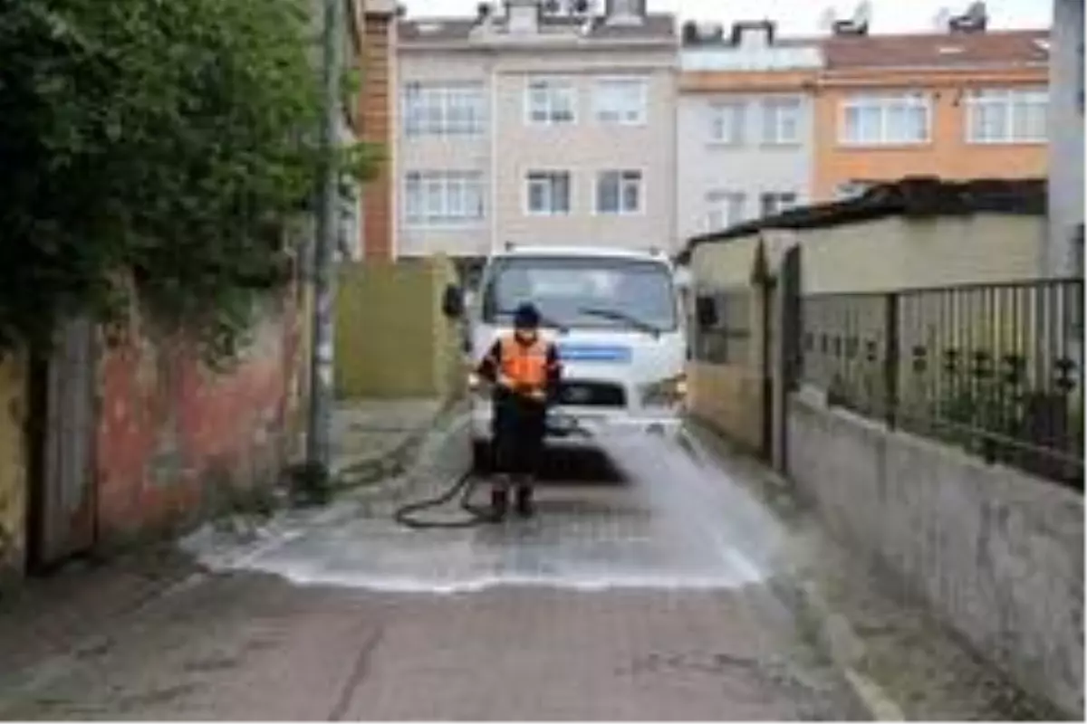 Eyüpsultan'ın sokakları dezenfekte ediliyor