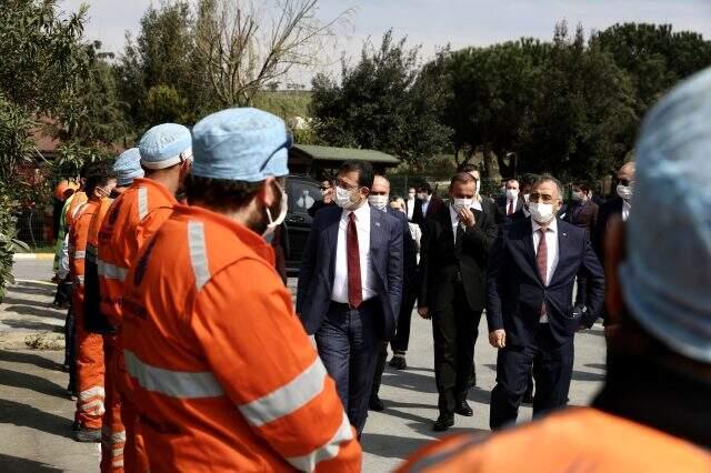 İmamoğlu: Böyle bir dönemde ülkenin gündemi beni çileden çıkarıyor