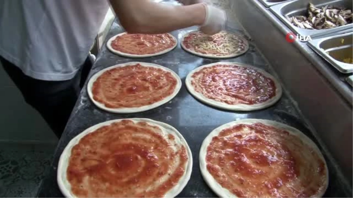 Kayseri'de 'Askıda Pizza' uygulaması çocukları sevindirdi Haber