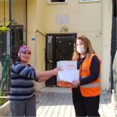 Kuşadası Kaymakamlığı gıda yardımlarını sürdürüyor Kuşadası Kaymakamlığı gıda yardımlarını sürdürüyor
