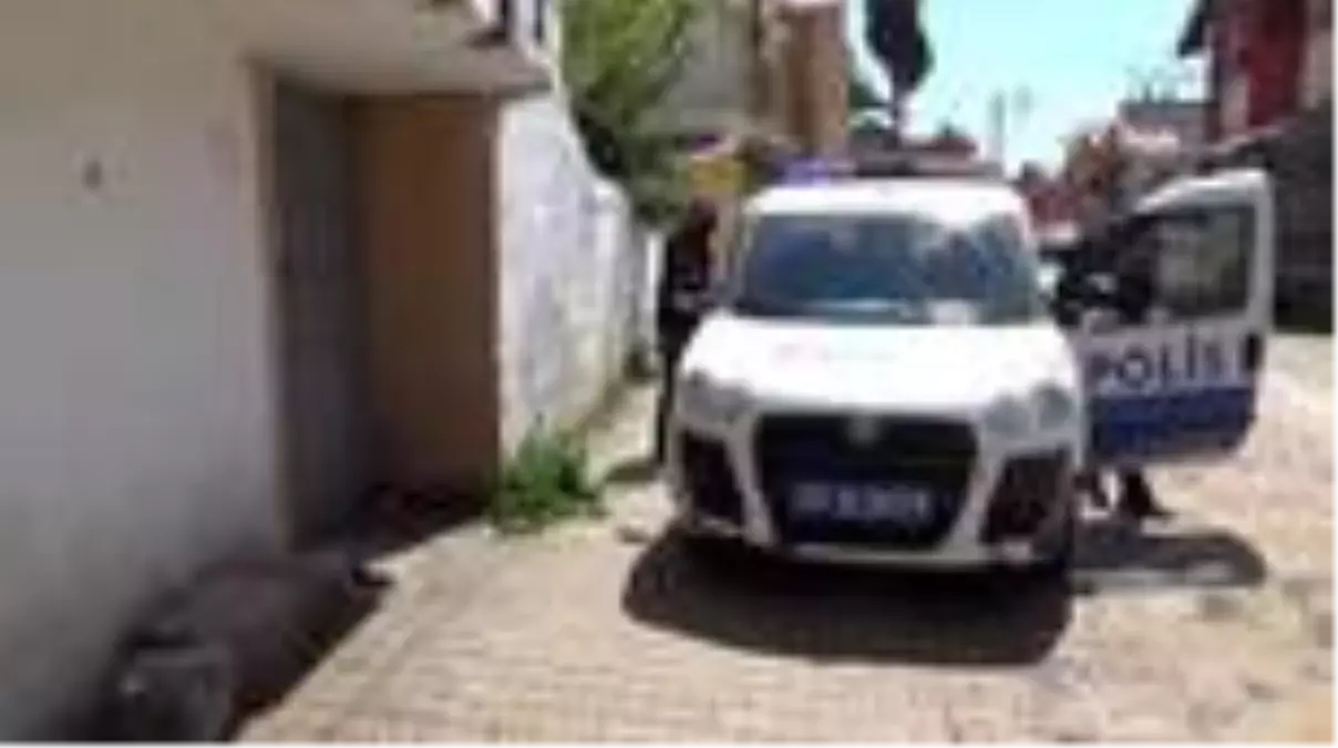 Polisten down sendromlu Gizem'e doğum günü sürprizi