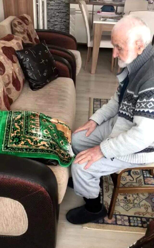 96 yaşında koronavirüsü yenen Kasım dedenin formülü: Doğal beslen, sigara içme, uykuna dikkat et