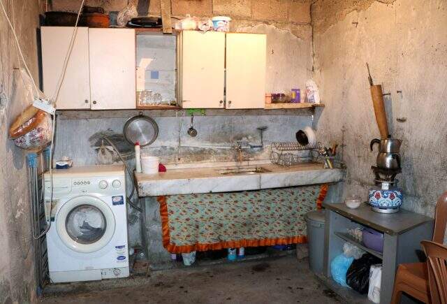 Adana'da babasına bakmaya çalışan 18 yaşındaki, Lütfiye yardım bekliyor