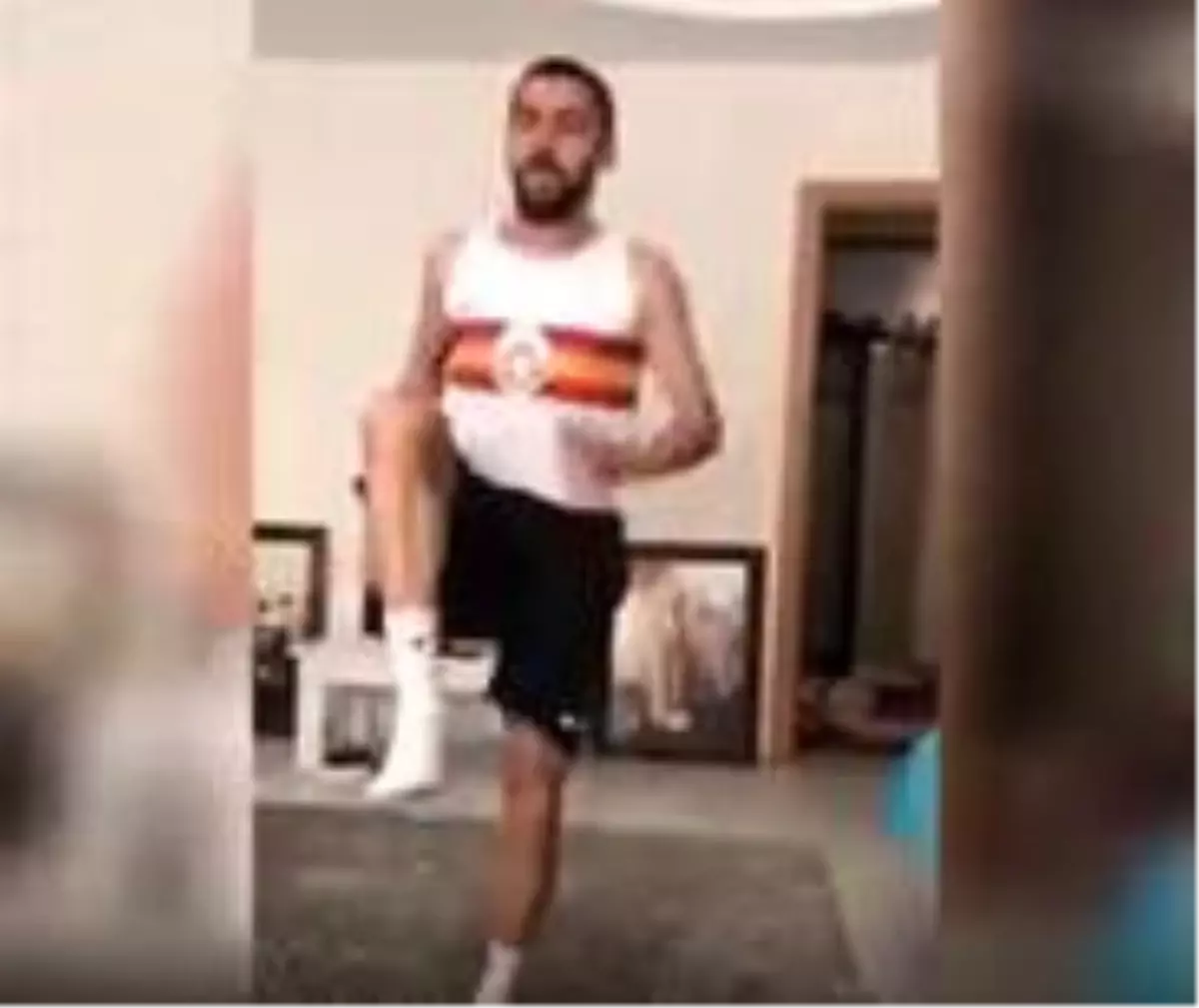 Atletizm sporcuları evde çalıştı