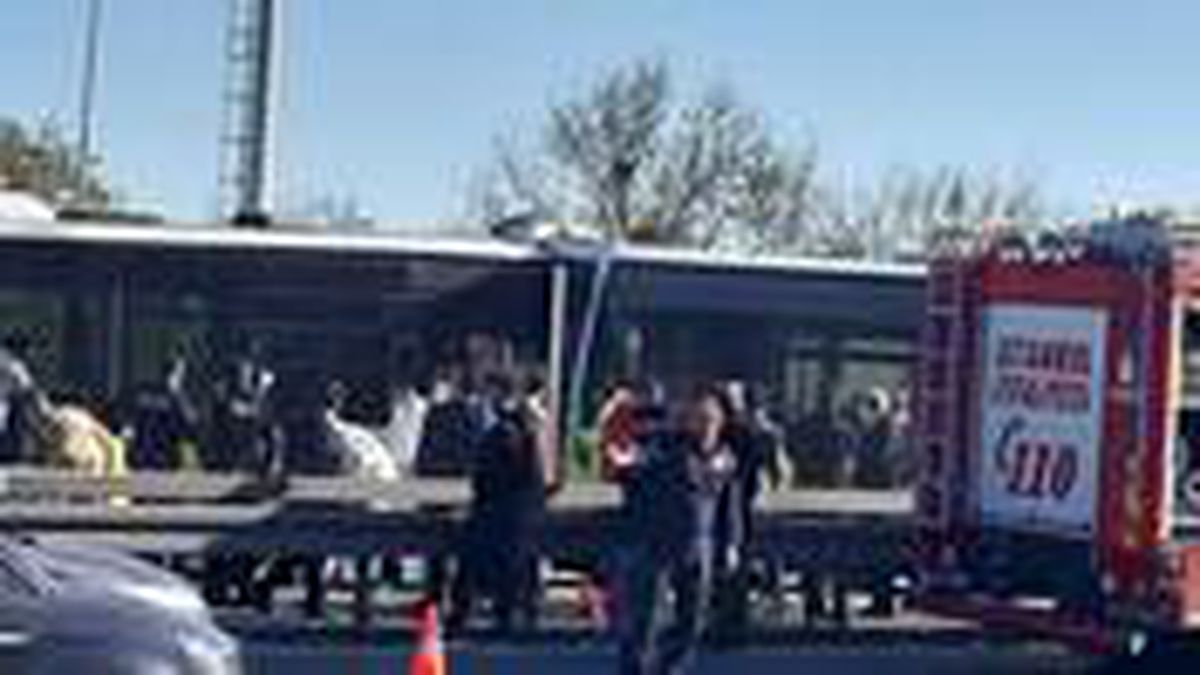 Avcılar'da kafa kafaya çarpışan metrobüslerin kaza anına ait görüntüler ortaya çıktı