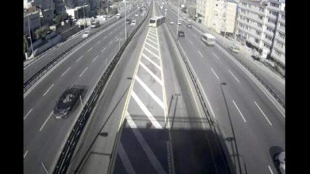 Avcılar'da kafa kafaya çarpışan metrobüslerin kaza anına ait görüntüler ortaya çıktı