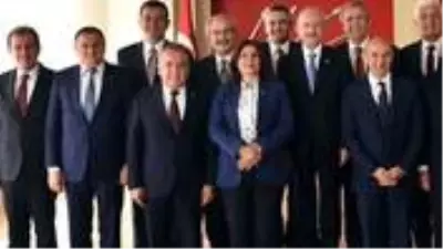CHP'li 11 büyükşehir belediye başkanından koronavirüs salgınına karşı hükümete 6 maddelik çağrı yaptı CHP'li 11 büyükşehir belediye başkanından koronavirüs salgınına karşı hükümete 6 maddelik çağrı yaptı