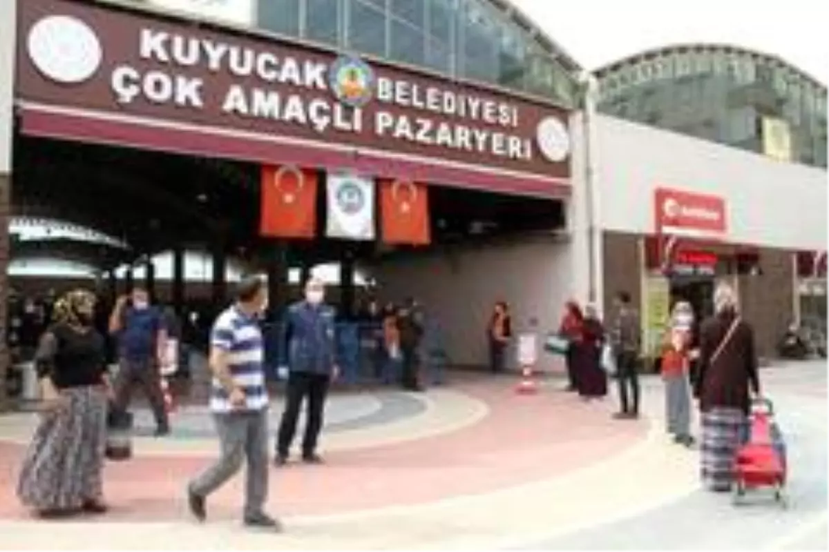 Kuyucaklılar erken kurulan pazarda ihtiyaçlarını karşıladı