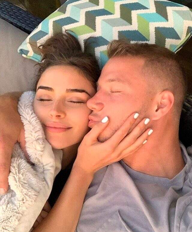 Model Olivia Culpo, sevgilisi Christian McCaffrey'nin yeni sözleşmesini dans ederek kutladı