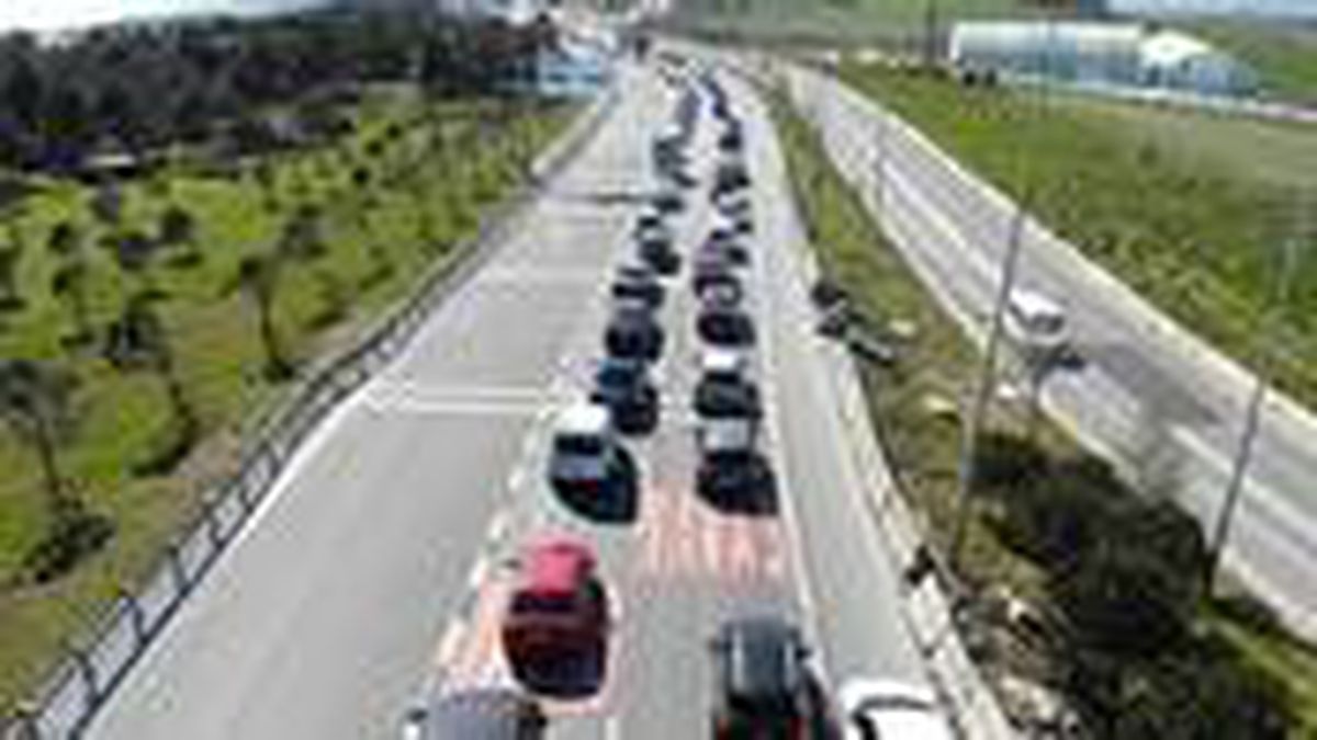 Sokağa çıkma yasağı öncesi İstanbul'dan ayrılmak isteyen vatandaşlar trafiği kilitledi