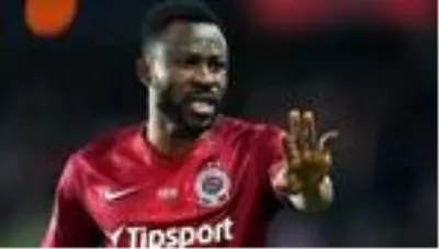 Trabzonspor'un gözdesi Guelor Kanga'dan transfer cevabı! Trabzonspor'un gözdesi Guelor Kanga'dan transfer cevabı!