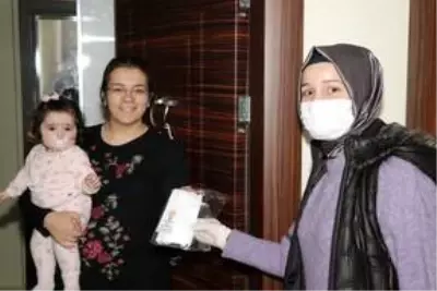 Akseki Belediyesi, esnaf ve vatandaşlara maske dağıttı