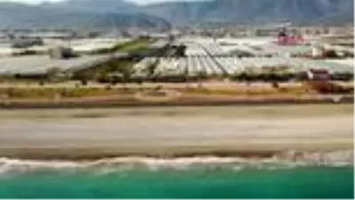 ANTALYA Demreli çiftçi üretmeye devam ediyor ANTALYA Demreli çiftçi üretmeye devam ediyor