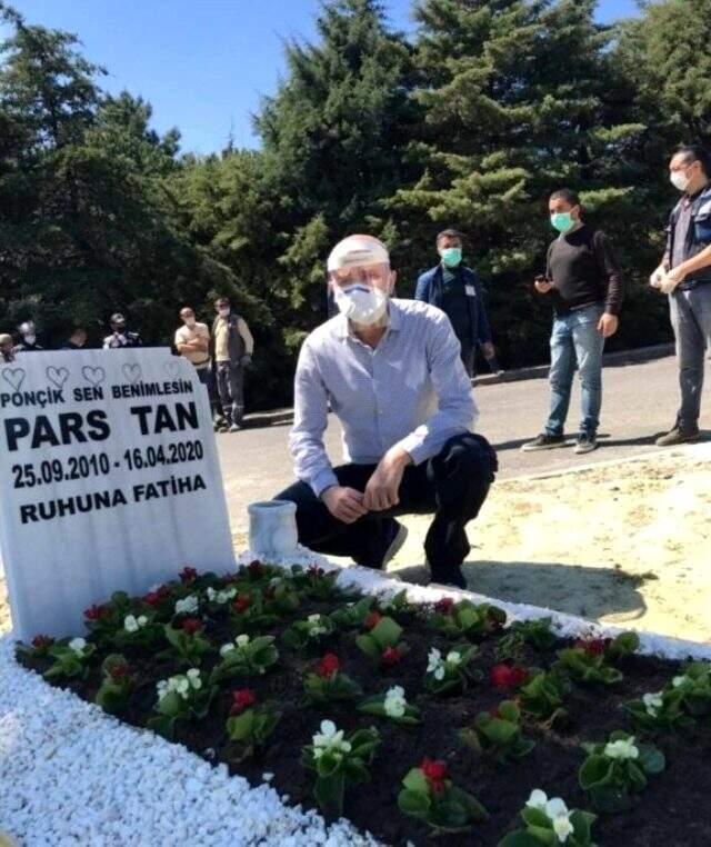 Ebru Şallı'nın oğlunun mezar taşına 'Ponçik sen benimlesin' yazdırması görenleri duygulandırdı