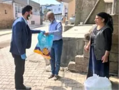 Mardin Büyükşehir Belediyesinden temizlik malzemeleri dağıtımı Mardin Büyükşehir Belediyesinden temizlik malzemeleri dağıtımı