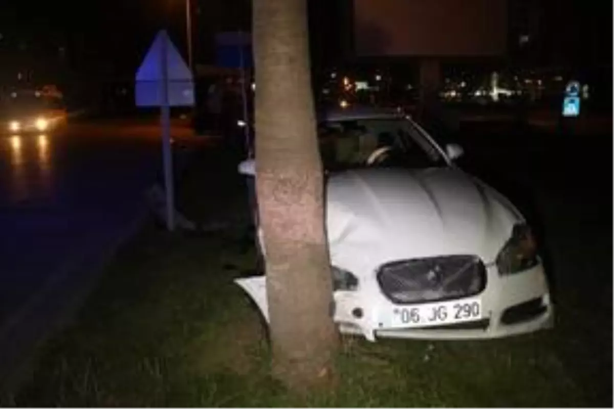 Adana'da trafik kazası: 2 yaralı