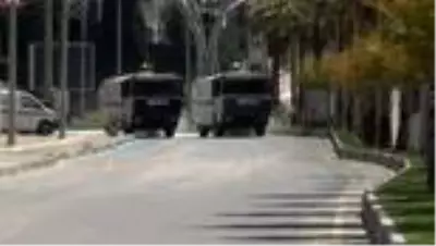 Caddeler TOMA tarafından köpüklü suyla yıkandı Caddeler TOMA tarafından köpüklü suyla yıkandı