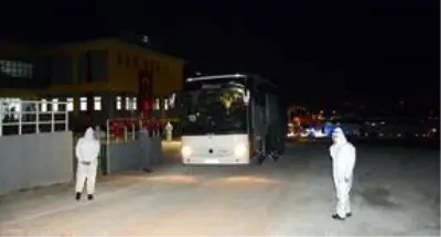 İngiltere'den getirilen 252 kişi gözetim altında tutulacakları yurda yerleştirildi İngiltere'den getirilen 252 kişi gözetim altında tutulacakları yurda yerleştirildi