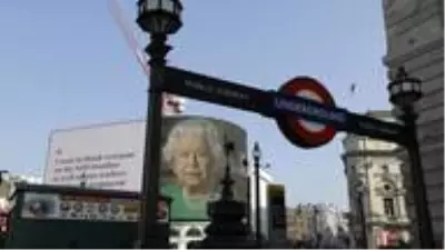 Kraliçe Elizabeth 94'ncü yaş günü kutlamalarını iptal etti ...