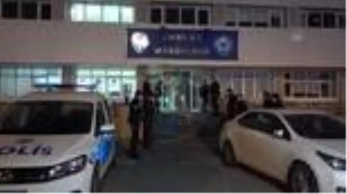 'Sosyal mesafe' kuralını çiğneyerek kumar oynayan 28 kişiye 88 bin lira para cezası verildi