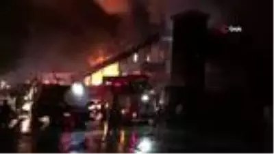 Trabzon'da balık fabrikasının soğuk hava deposundaki yangın kontrol altına alındı Trabzon'da balık fabrikasının soğuk hava deposundaki yangın kontrol altına alındı