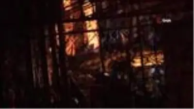 Trabzon'da balık fabrikasının soğuk hava deposundaki yangın kontrol altına alındı Trabzon'da balık fabrikasının soğuk hava deposundaki yangın kontrol altına alındı
