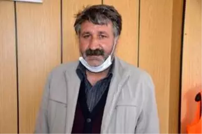 Yolda bulduğu parayı sahibine teslim etti Yolda bulduğu parayı sahibine teslim etti
