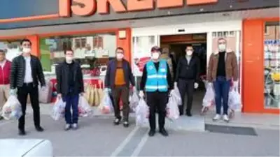 Yozgat'ın Kaykılı köyü imamı ihtiyaç sahibi vatandaşların yardımına koşuyor Yozgat'ın Kaykılı köyü imamı ihtiyaç sahibi vatandaşların yardımına koşuyor