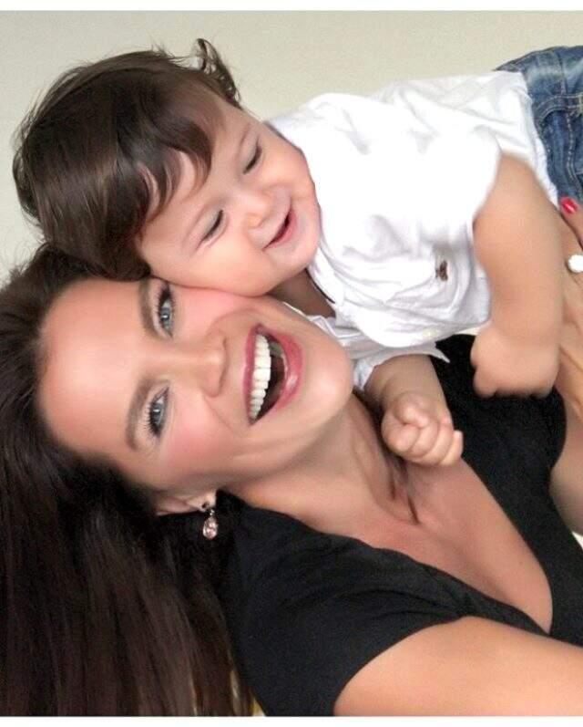9 yaşındaki evladını kaybeden Ebru Şallı'nın yoğun bakım ünitesi önünde attığı mesaj ortaya çıktı.
