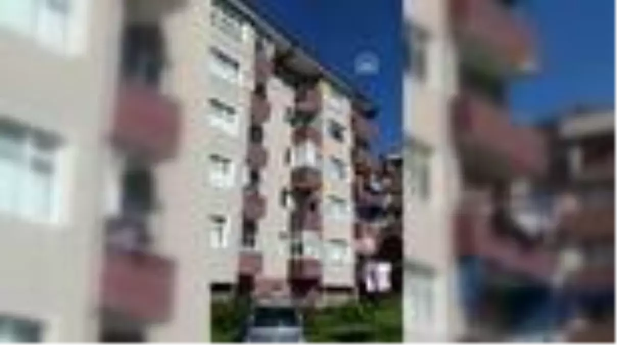 Balkonun kenarına çıkarak dans eden kişi görenleri şaşırttı