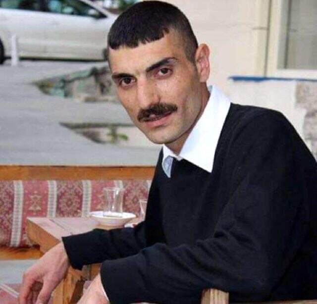 Eşi ve çocuklarına poşet eriterek işkence yaptığı için tutuklanan ve serbest kalan adam, ölü olarak bulundu