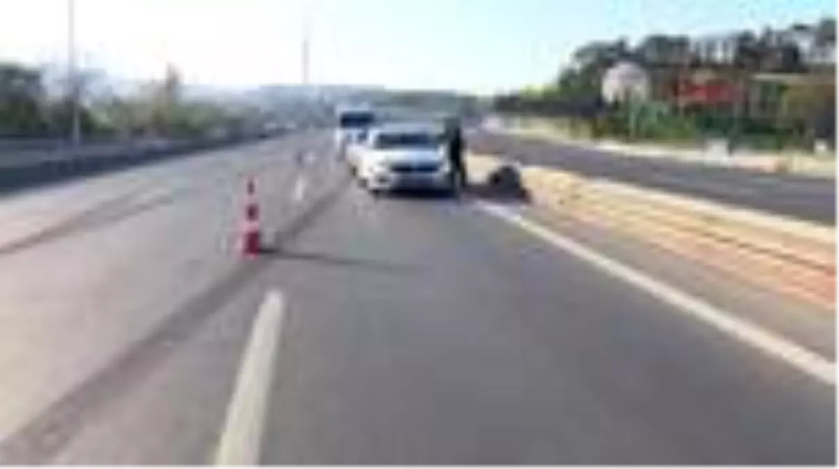 İSTANBUL'DA SOKAĞA ÇIKMA YASAĞININ İKİNCİ GÜNÜNDE DENETİMLER DEVAM ETTİ