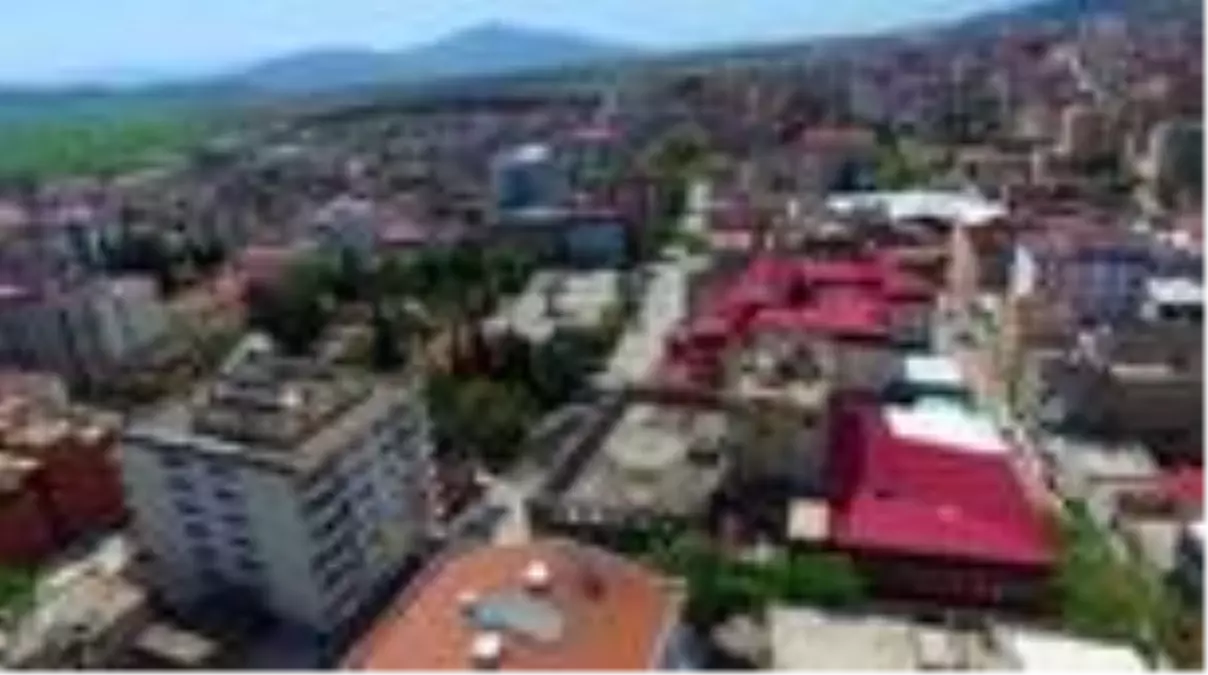 Kısıtlamanın ardından yollar boş kaldı