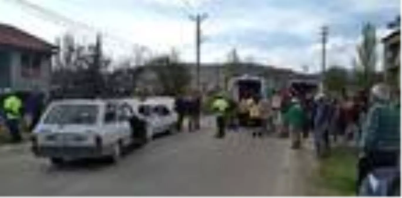 Otomobiller kafa kafaya çarpıştı: 7 yaralı