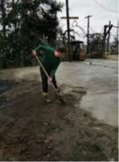 TDV gönüllüleri ve din görevlileri yaşlı ve hastaların yardımına koşuyor