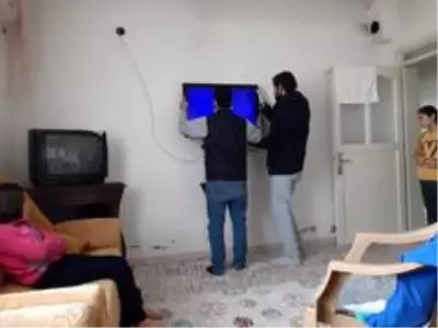 TDV gönüllüleri ve din görevlileri yaşlı ve hastaların yardımına koşuyor
