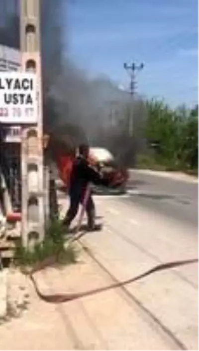 Antalya'da otomobil yangını Antalya'da otomobil yangını