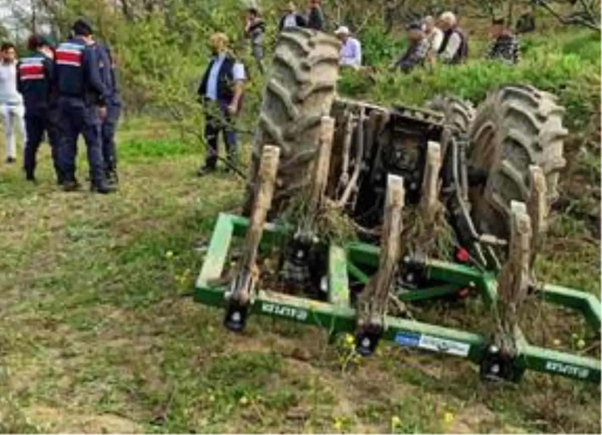Bursa'da devrilen traktörün altında kalan sürücü hayatını kaybetti