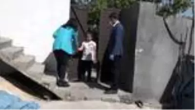 Evde kalan öğrencilere kitap hediye ediliyor Evde kalan öğrencilere kitap hediye ediliyor