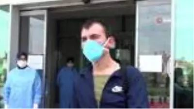 Korona virüs tedavisi gören vatandaş alkışlar eşliğinde taburcu oldu Korona virüs tedavisi gören vatandaş alkışlar eşliğinde taburcu oldu