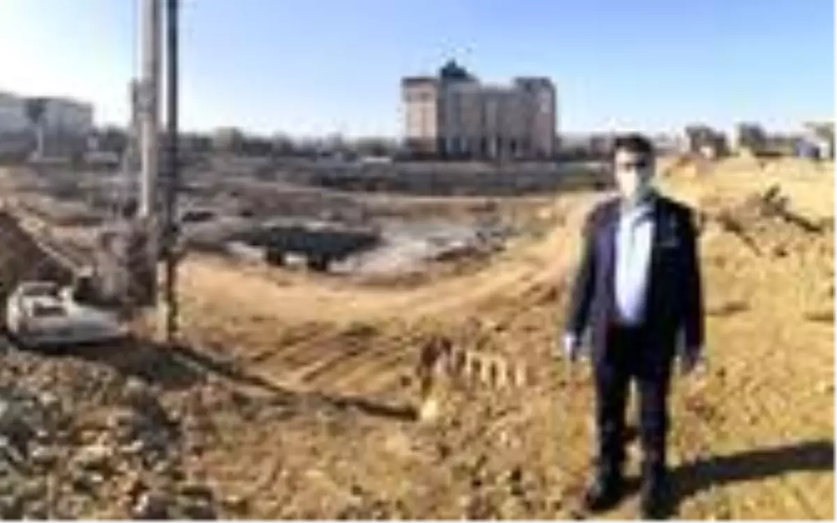 Osmangazi Meydanı’nda çalışmalar tedbirler eşliğinde sürüyor